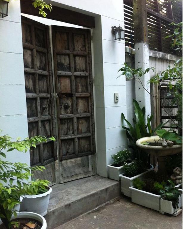 Littlest Guesthouse Бангкок Экстерьер фото